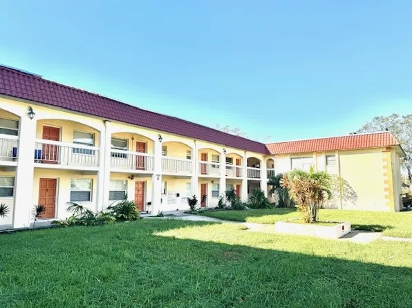 4750 40th Ave N APT 207, Saint Petersburg, FL 33714