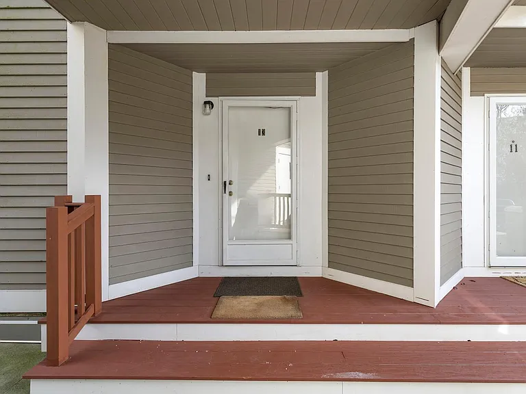 13 Harbour Close #13 — Photo 3