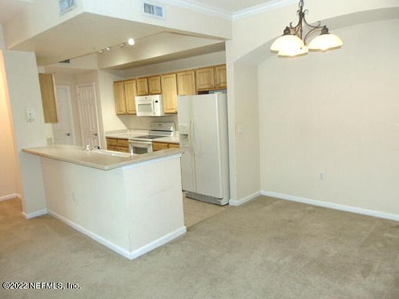 4th image of 10075 N Gate Pkwy #1104