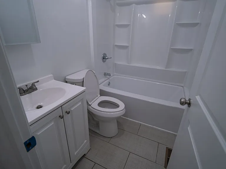 2410 Wharton St — Photo 22