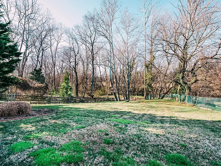 6226 Hardy Dr — Photo 34