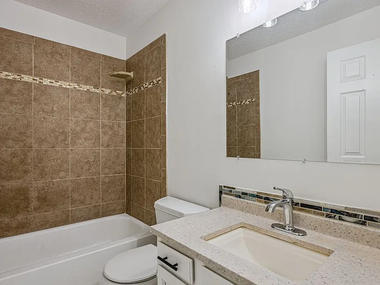 6137 Quince Rd — Photo 15