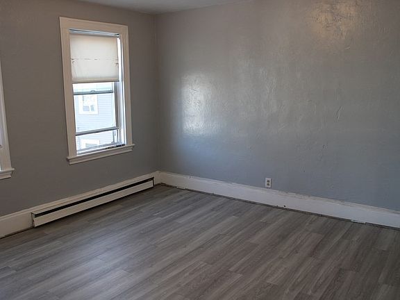 3rd image of 141 Washington St
