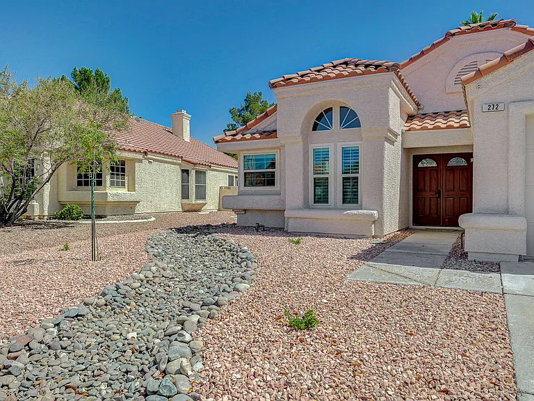 272 Comfort Dr — Photo 49