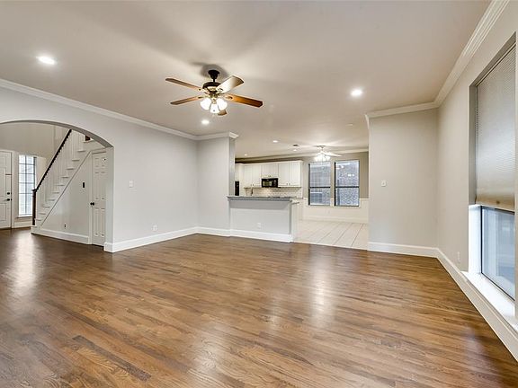 5th image of 1890 Thorndale Cir