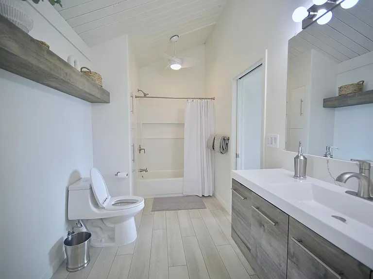 upstairs bathroom
