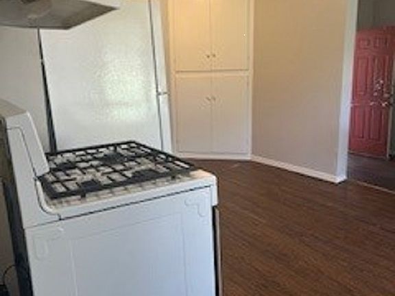 5th image of 5534 San Fernando St APT 1