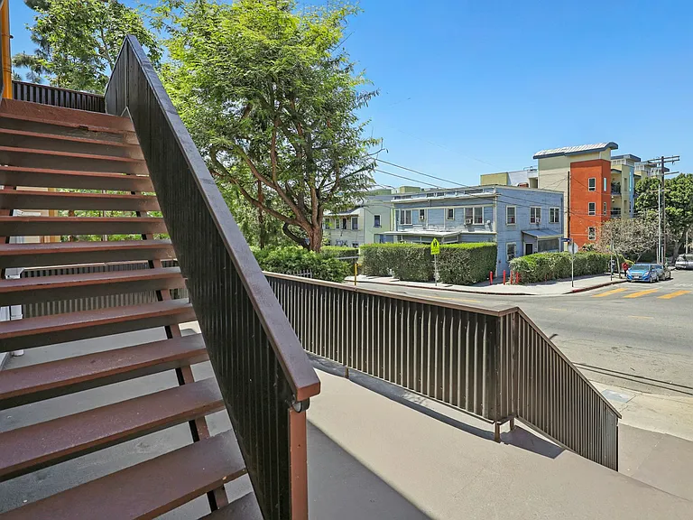 410 Lucas Ave #C — Photo 38