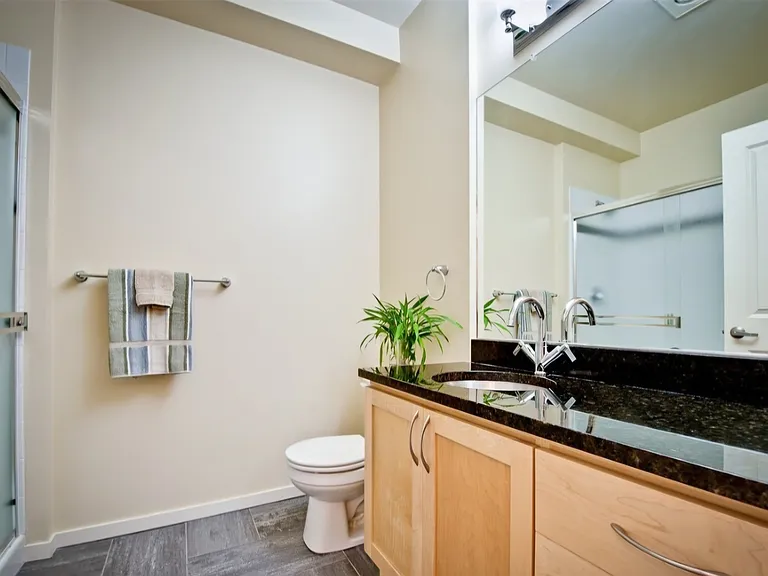 118 107th Ave NE #B403 — Photo 10