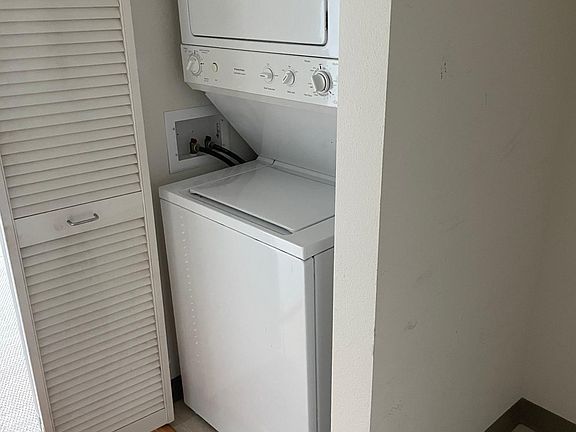 3rd image of 8100 Oceanview Ter APT 303