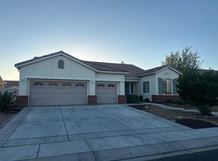 10306 Damask Rose St, Apple Valley, CA 92308