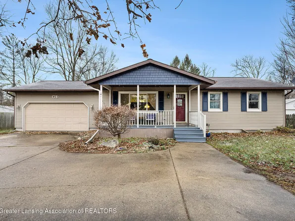 913 N Cochran Ave, Charlotte, MI 48813