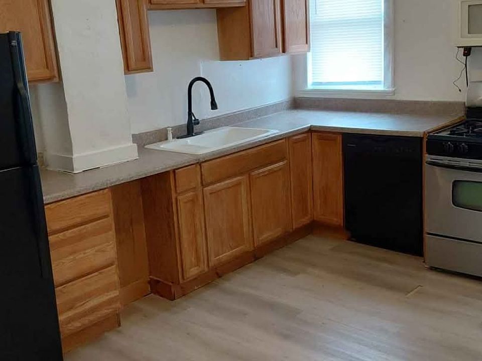 1st image of 715 Mercer Ave