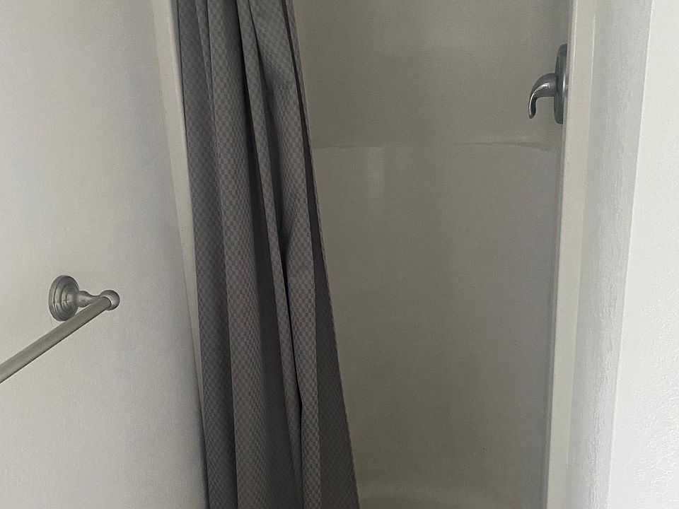 1st image of 8453 Oak Ave