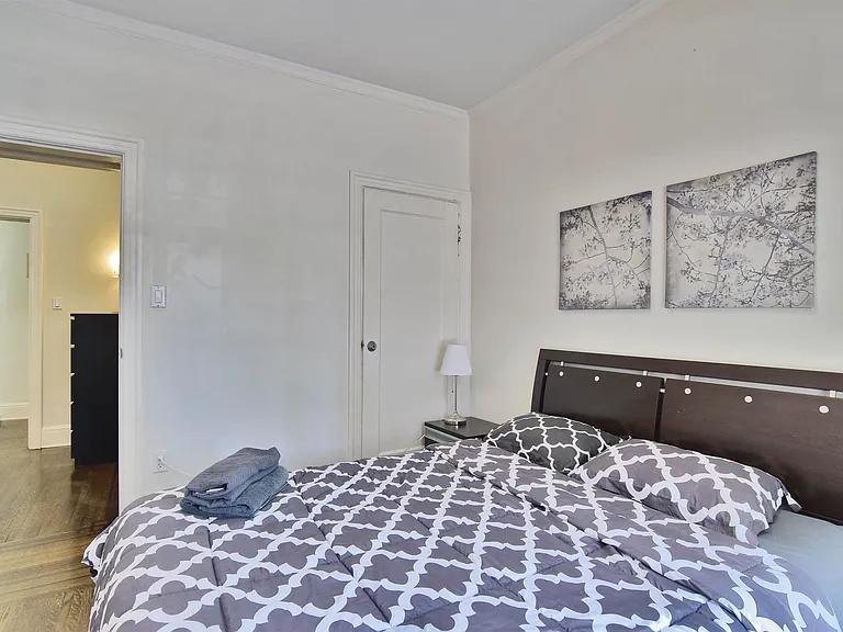 935 Jervis St #8 — Photo 10