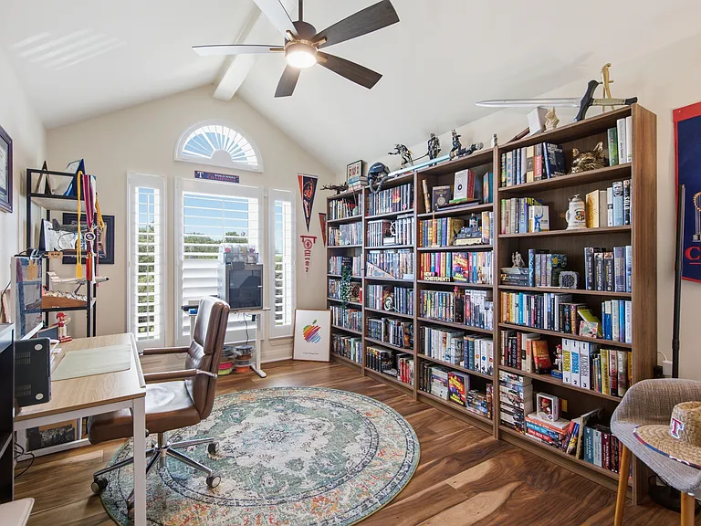 5803 Cedar Cliff Dr — Photo 9