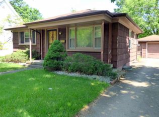 303 E Prairie Ronde St, Dowagiac, MI 49047