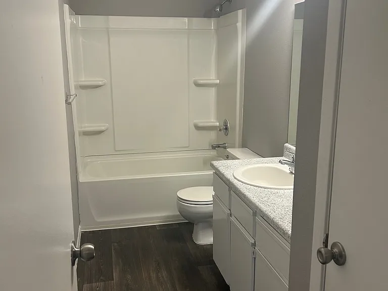 Idlewood Apartments — Photo 48