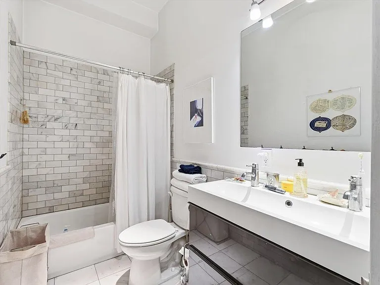 163 Grand St #2 — Photo 16