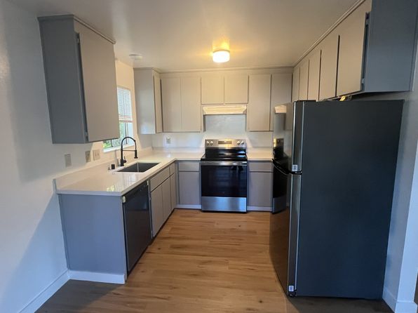 160 Michael Dr APT 3
