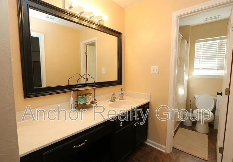 1618 Kingston Ave — Photo 25
