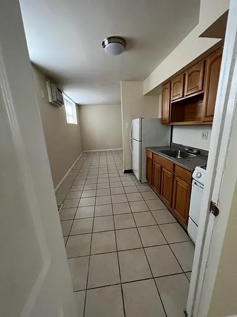 1 bed, 700 sqft, $980 — Photo 2
