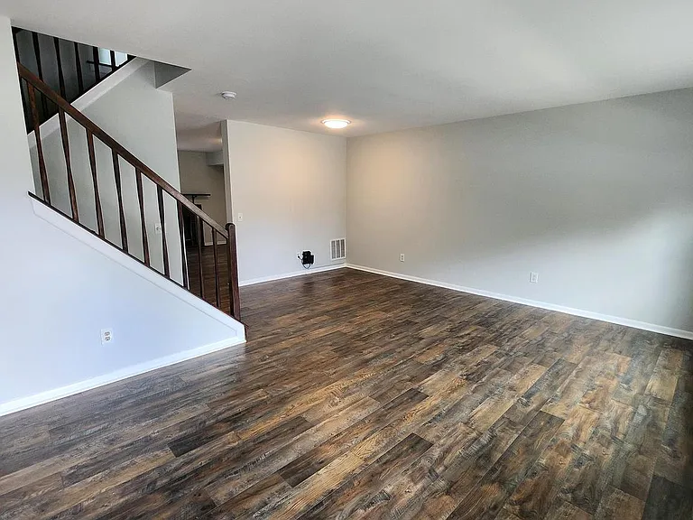 114 Brent Ct — Photo 5