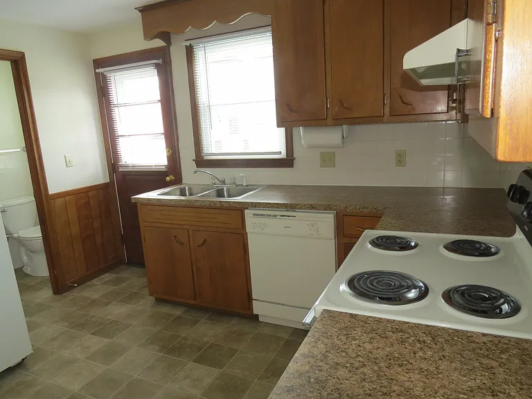 469 Corey St #C — Photo 14