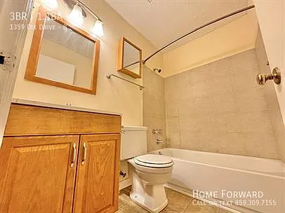 1359 Dix Dr #B — Photo 14
