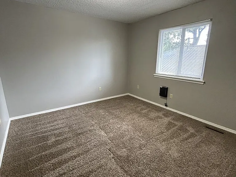 1106-1108 S Joplin Ave — Photo 4