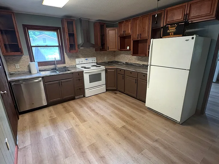 372 Youngs Chapel Church Rd — Photo 2