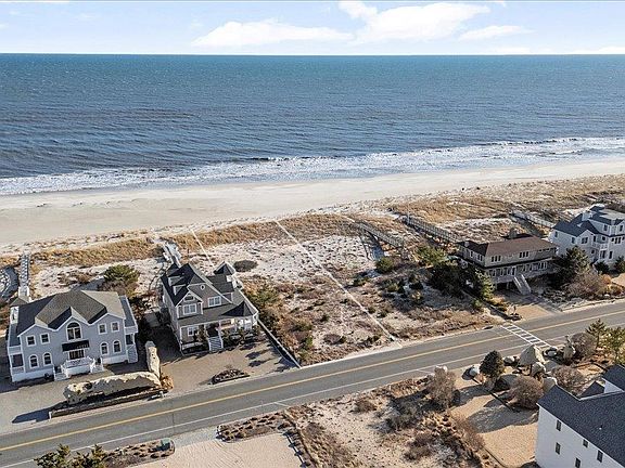 2nd image of 699 Dune Road