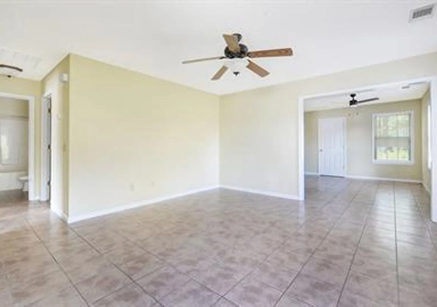 38 Webb Court NE — Photo 2