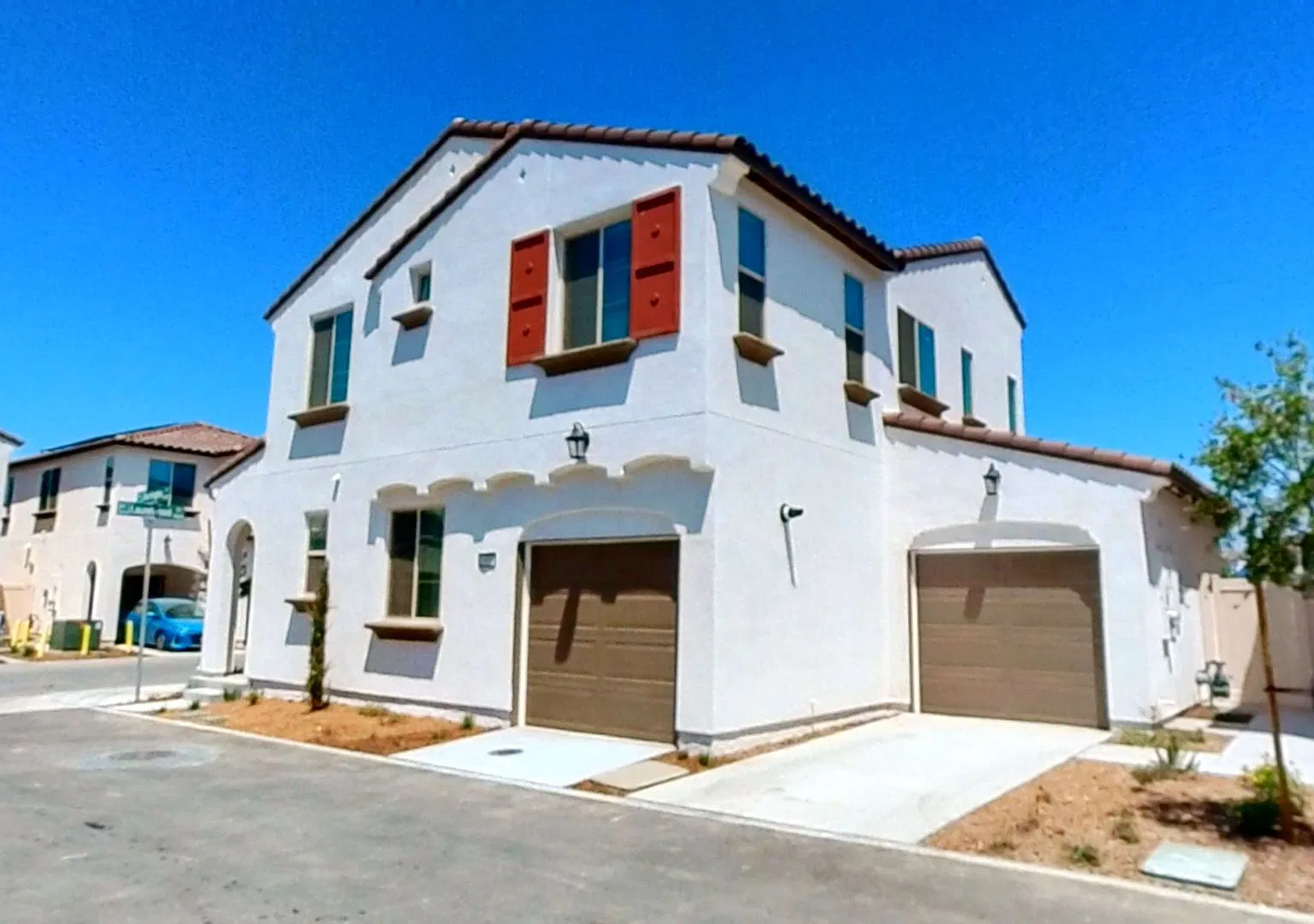 1995 Barrington Pl. | 4 Bedroom 3 Bath w/Loft Available 11/10/2026 — Photo 2