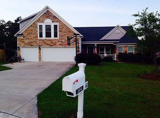 104 Hemlock Ct, Hampstead, NC 28443