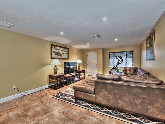 3rd image of 10106 Tropical Dr