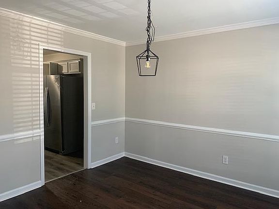 3rd image of 8320 Hobhouse Cir
