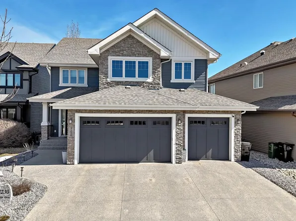 3230 Whitelaw Dr NW, Edmonton, AB T6W 0P7