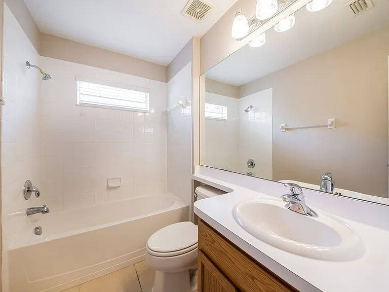 1609 Carson White Ln — Photo 14