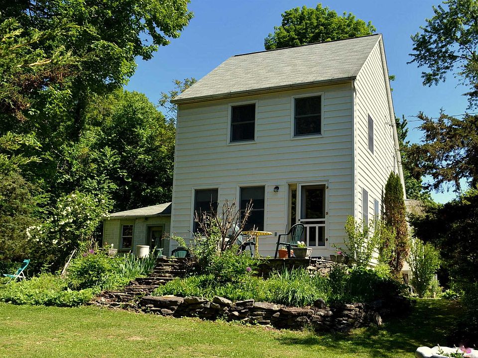 1st image of 30 Bell Dr