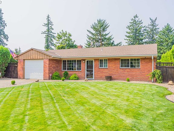 2nd image of 1214 NE 108th Ave