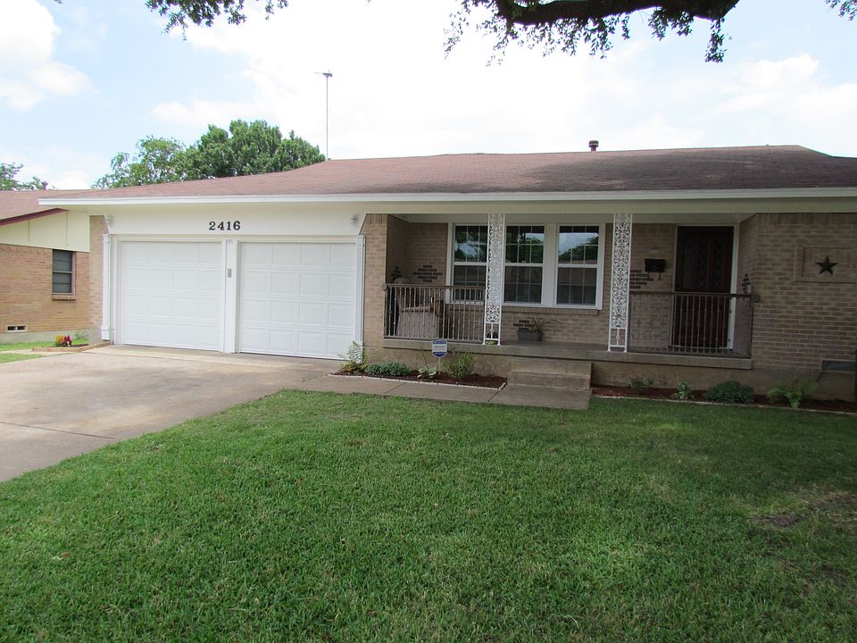 1st image of 2416 Livenshire Dr