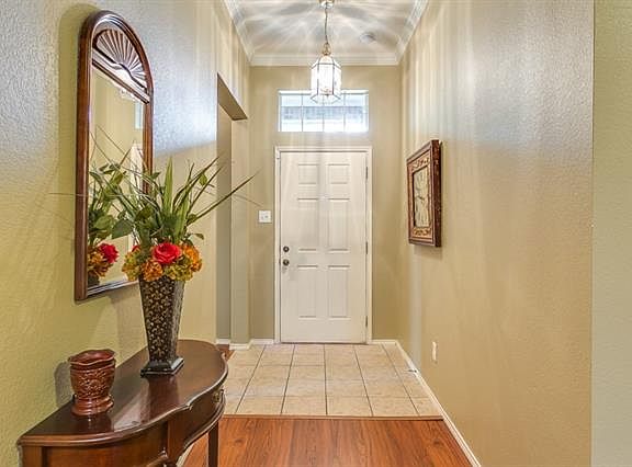 2nd image of 1007 Cutting Horse Dr