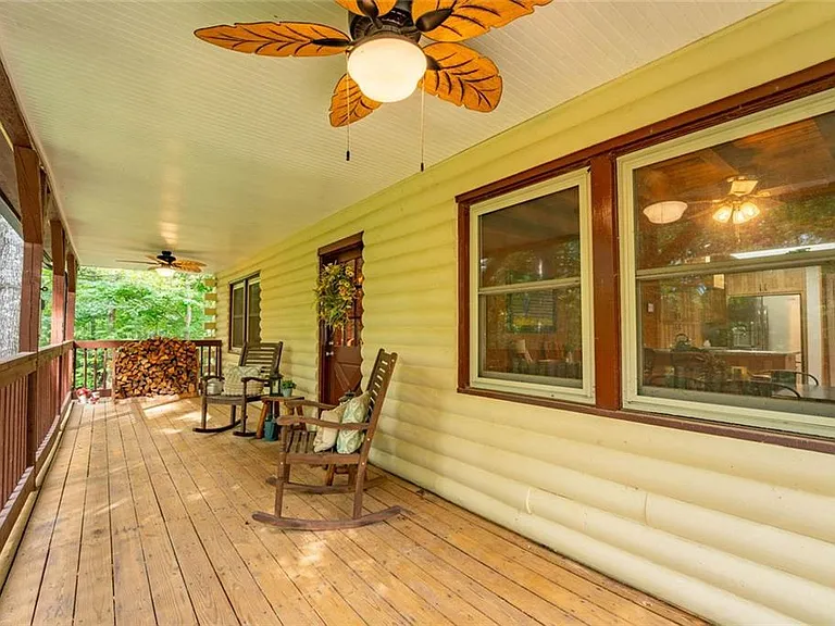 465 Waters Edge Dr — Photo 3