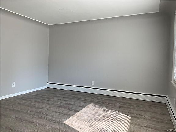 2nd image of 3422 Raymond Dr APT 1