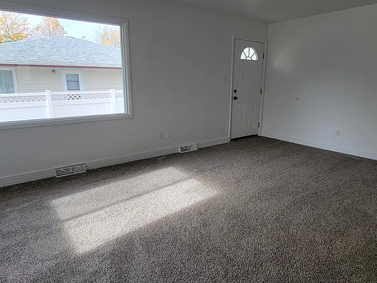 3009 8th Ave N — Photo 3