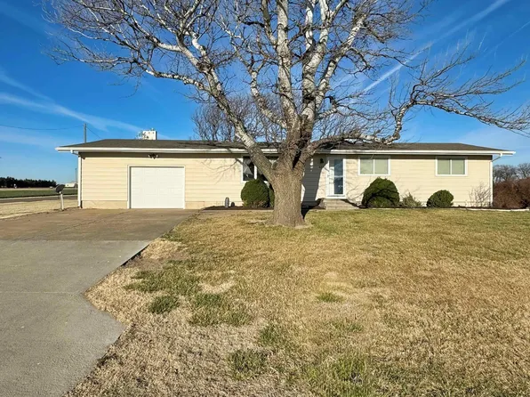 407 S Walnut St, Park, KS 67751