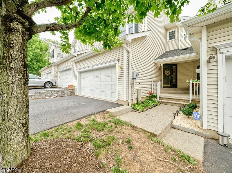 1st image of 7 Old Orchard Ct