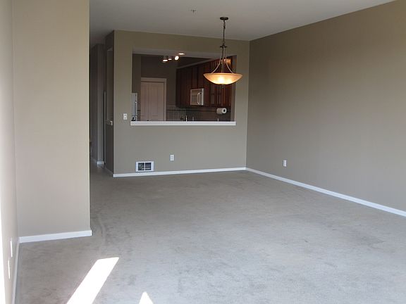 Living Rm to Dining Rm