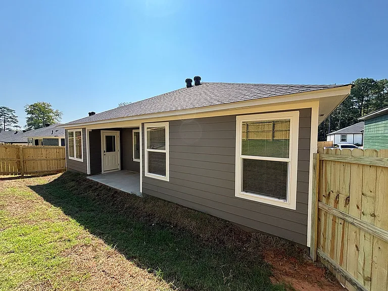 8408 Oxford Valley Dr — Photo 10